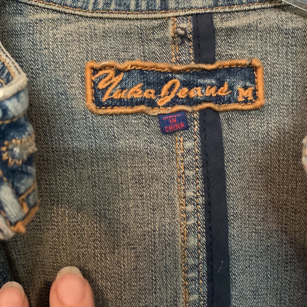 UEC Yuka Jeans boutique jean jacket zippered w embroidered pocket detailing szM - Picture 3 of 8